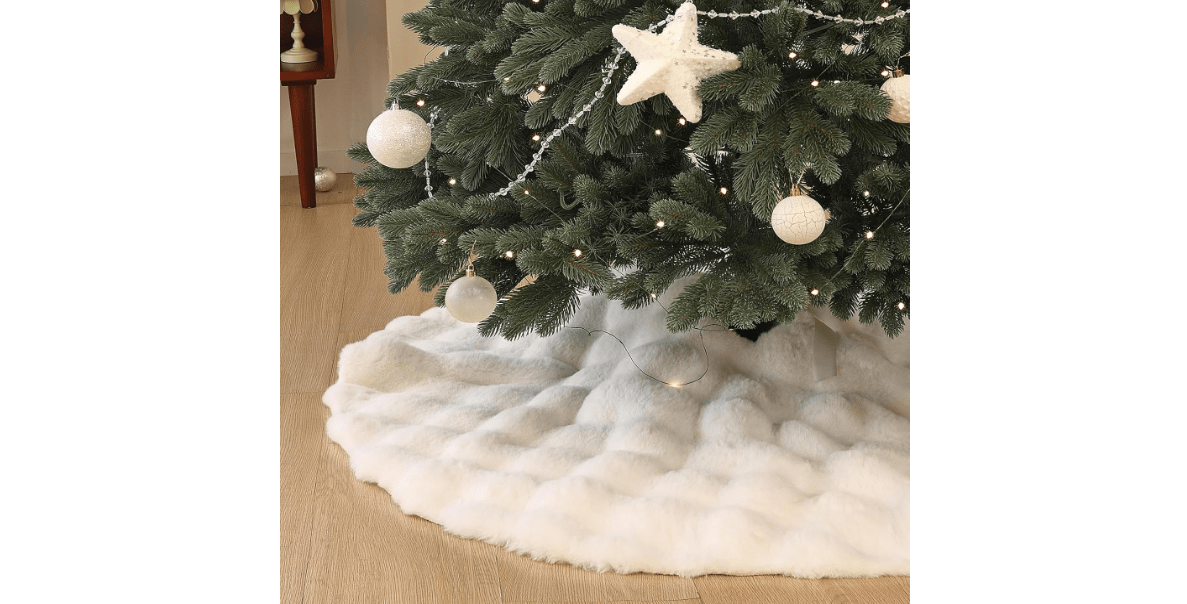 48 inch White Christmas Tree Skirt Large Tree Skirts, Snow White Faux Fur Tree Skirt for 6ft Christmas Tree, Xmas Tree Skirts Christmas Decorations(48 inches)
