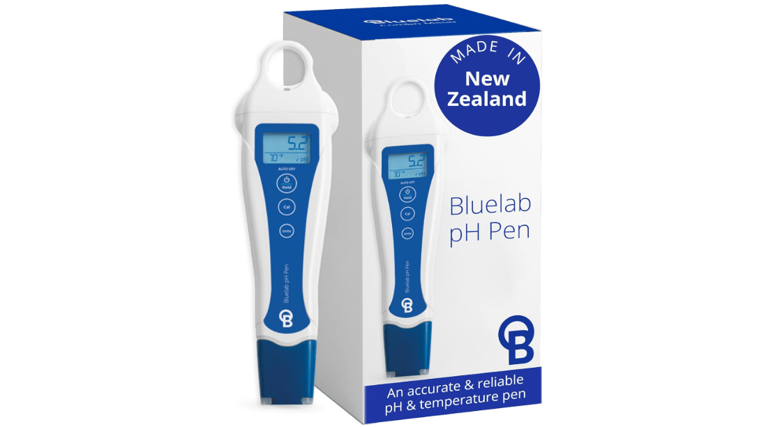 bluelab pH Pen - ± 0.1 pH Accurate, Durable Double Junction Probe, Waterproof & Floats, Auto Temperature Compensation, Easy Calibration - Made in NZ
