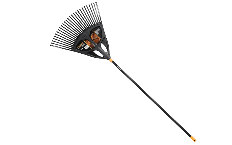 Fiskars Solid Leaf Rake XL, 27 prongs, Width: 65 cm, Plastic prongs/Aluminium Handle, Black/Orange, 1015645