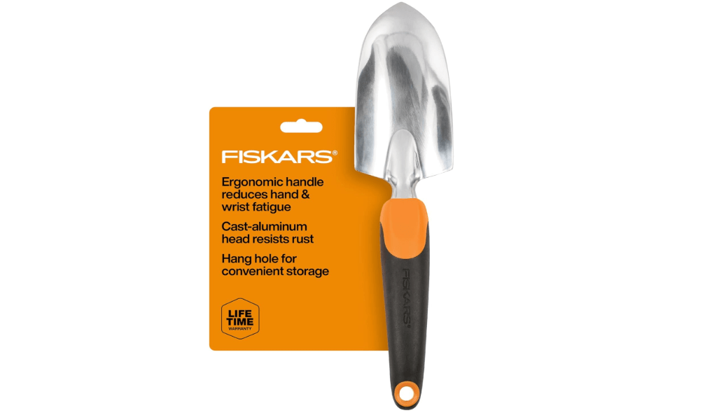 Fiskars Trowel, Heavy Duty Gardening Hand Tool with Hang Hole, For Digging and Planting, Rust Resistant Cast Aluminum, Ergonomic Handle and Comfort Grip, Gardening Tools for Yard
