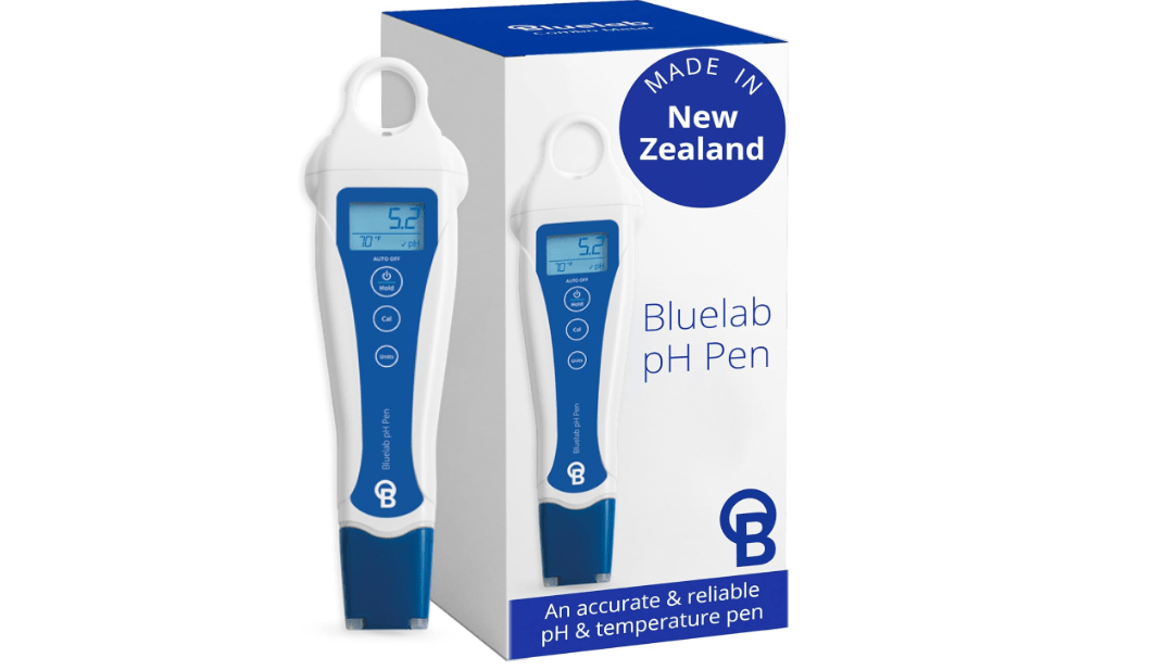 bluelab pH Pen - ± 0.1 pH Accurate, Durable Double Junction Probe, Waterproof & Floats, Auto Temperature Compensation, Easy Calibration - Made in NZ 