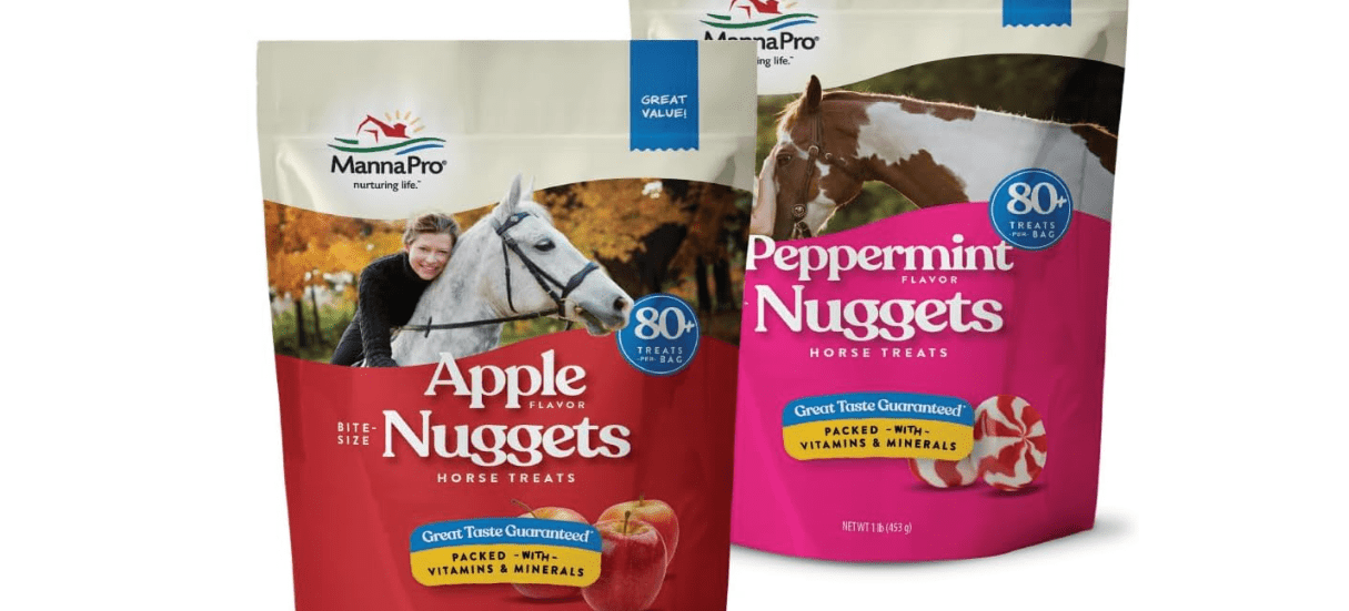 Bundle of Manna Pro Bite-Size Nuggets for Horses, Pocket Sized Horse Treats (Apple, 4lbs) + Manna Pro Bite-Size Nuggets for Horses, Training Treats for Horses, Vitamins & Minerals (Peppermint, 4lbs) 