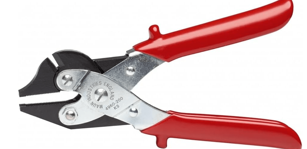 Gallagher Fencing Plier and Wire Cutters |Cutting and Stripping Fence Plier | Fence Wire Cutter | 8" Pliers | Comfortable Grip