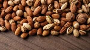 Discover the best dry fruits for diabetics that won't spike blood sugar. Expert guide to almonds, walnuts, pistachios & more with glycemic index, portion tips & benefits